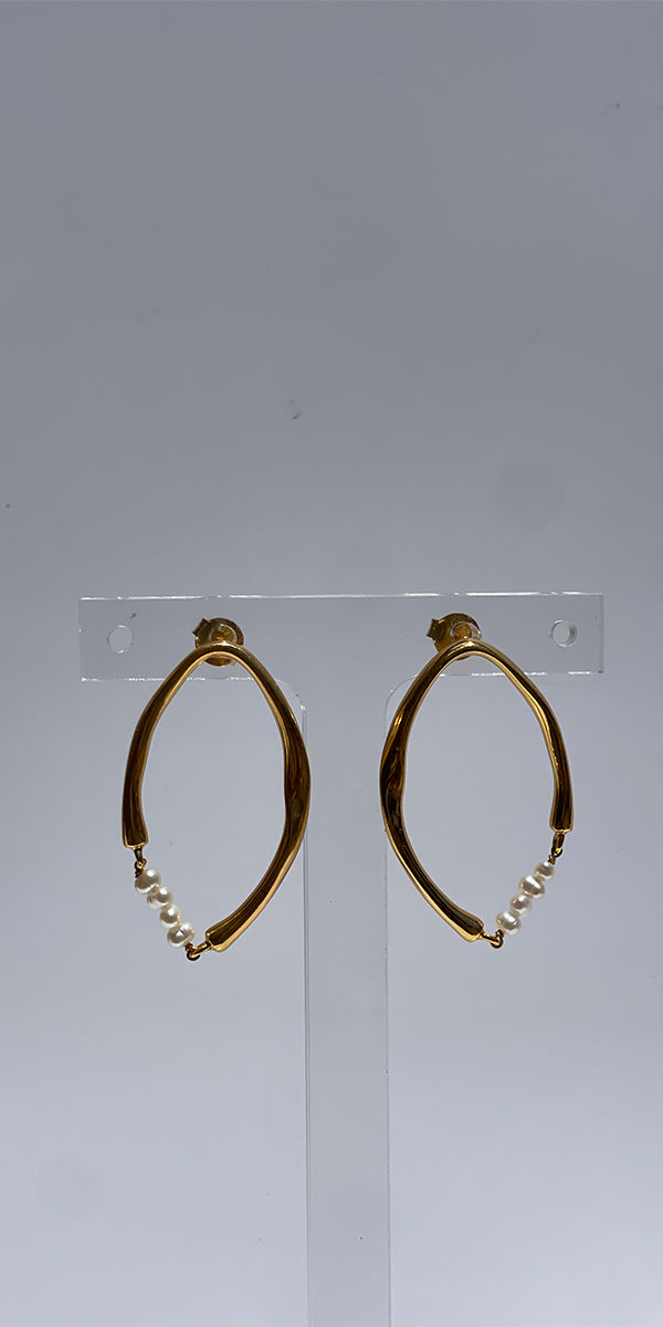 Shyla Thiva Pearl Earrings
